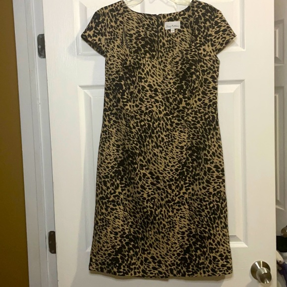 Cheetah dress - Picture 1 of 7